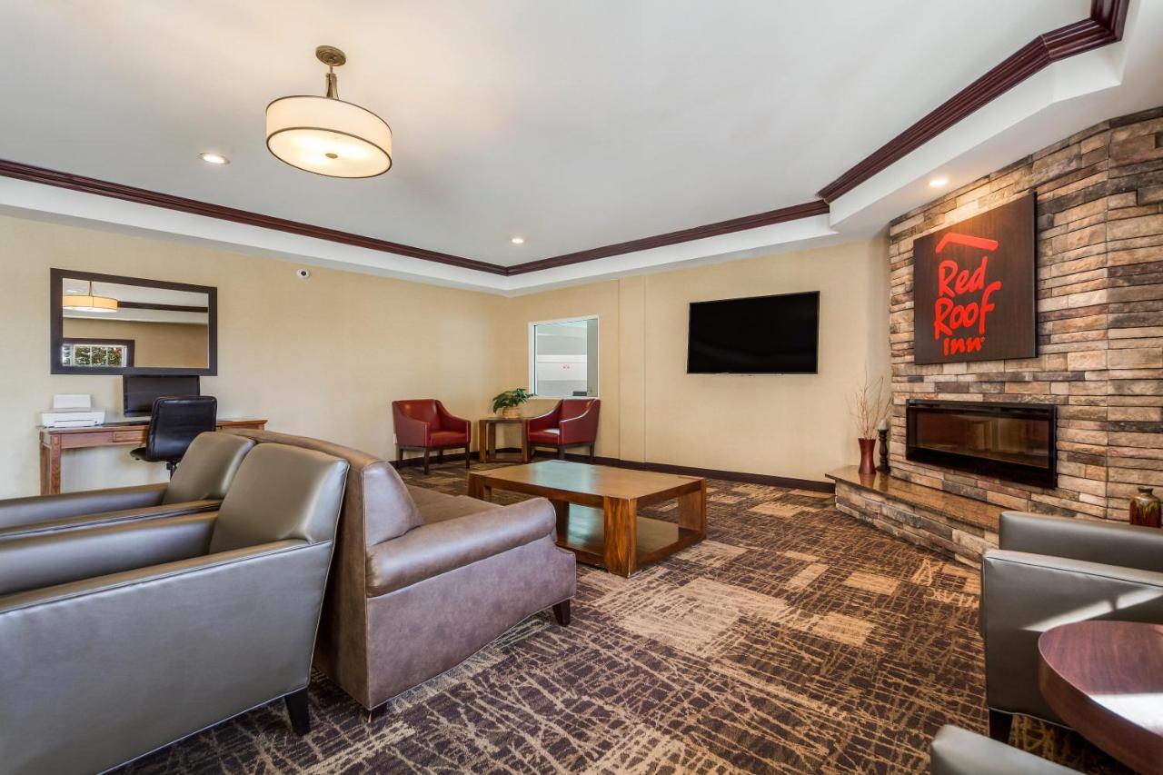 Red Roof Inn & Suites Omaha - Каунсил-Блафс Экстерьер фото